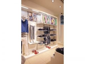 Мебель для магазинов Carrera Jeans 5