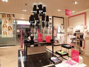 Etam торговая мебель фото 1