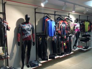 Iron Mitt торговая мебель фото 3