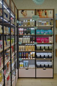 Изображение мебели для магазинов косметики 5