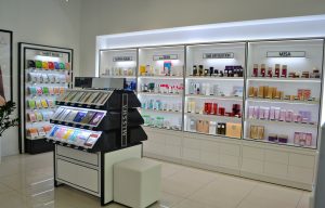 Изображение мебели для магазинов косметики 11