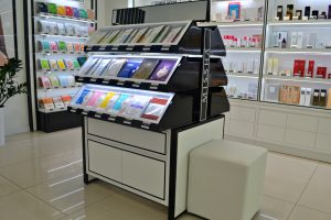 Изображение мебели для магазинов косметики 12