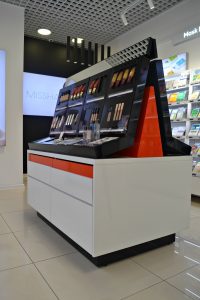 Изображение мебели для магазинов косметики 4