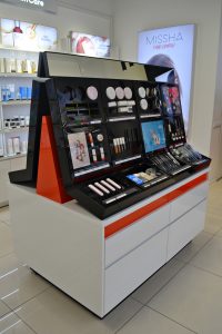 Изображение мебели для магазинов косметики 6