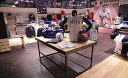 Мебель для магазинов спортивной одежды